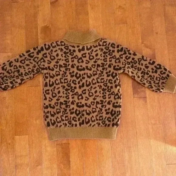 Adorable GAP Toddler Leopard Brushed Turtleneck Sweater - Picture 4 of 4